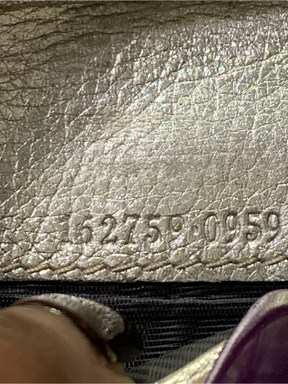 Gucci Gg Britt Compact Wallet Metallic Gold Leather - Picture 5 of 7